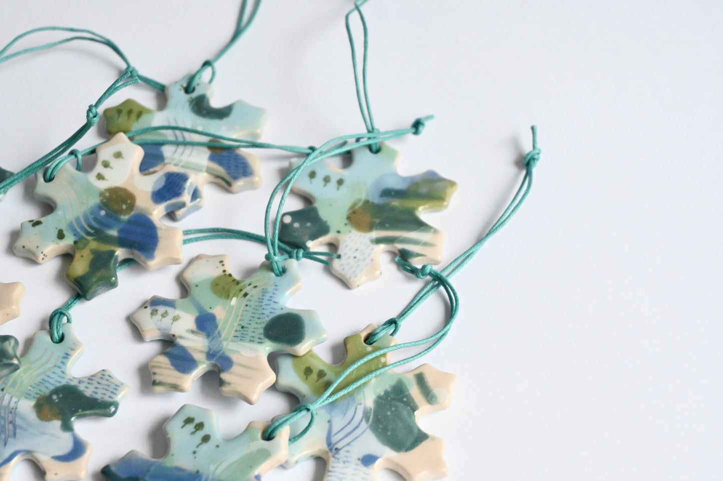 Ceramic Hanging Decoration - Mountains Meet The Sea Snowflake