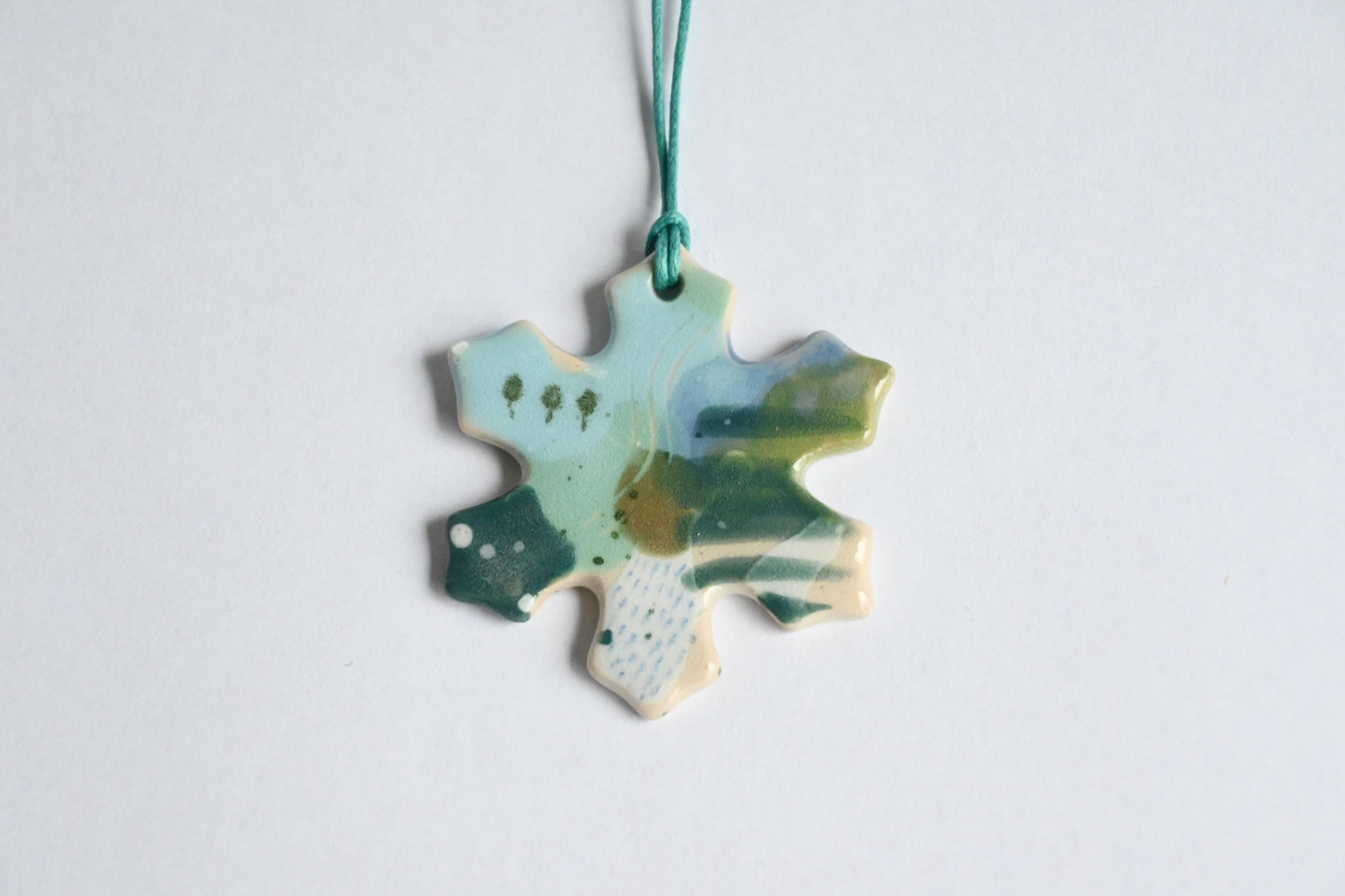 Ceramic Hanging Decoration - Mountains Meet The Sea Snowflake