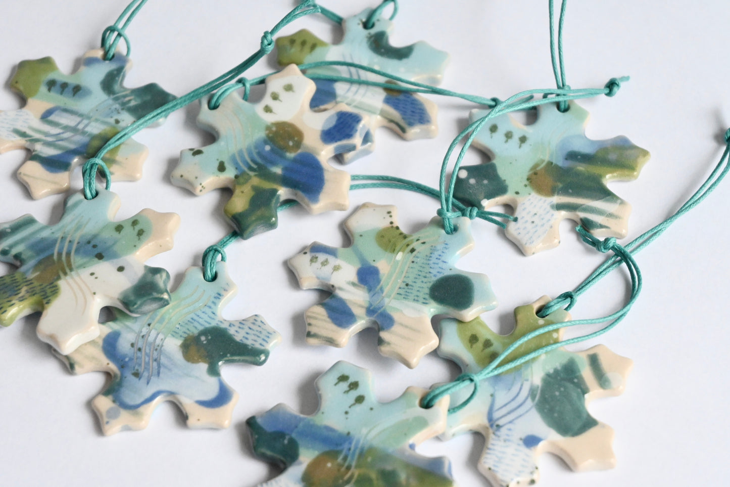 Ceramic Hanging Decoration - Mountains Meet The Sea Snowflake